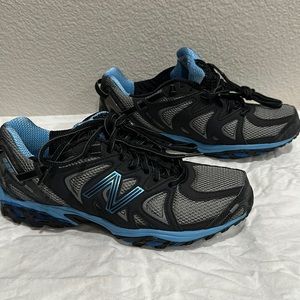 NIB New Balance Black Blue Sneakers